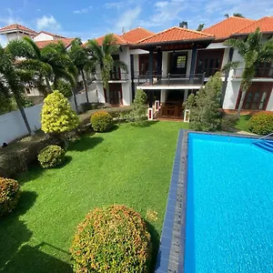 https://christima-residence.kandyhotelsnow.com